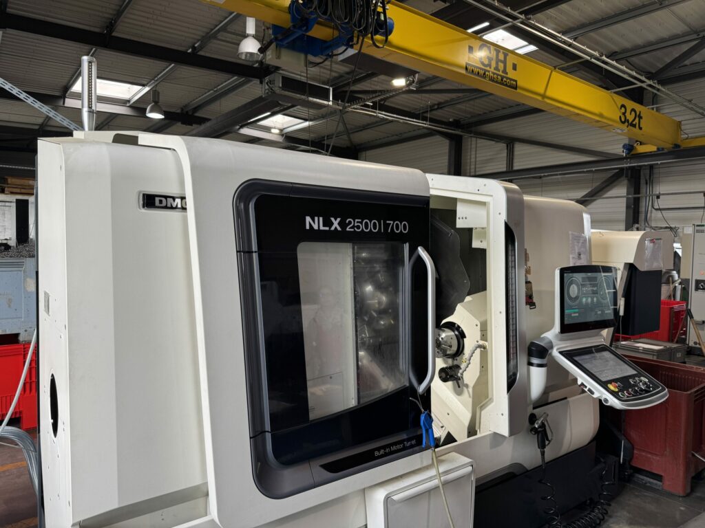 tour avec axe de fraisage dmg mori nlx2500 700